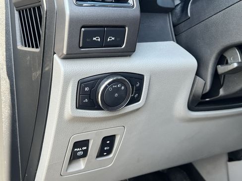 Used 2018 Ford F150 XLT w/ Equipment Group 302A Luxury AWD/4WD image 29