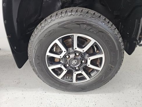 Used 2018 Toyota Tundra SR5 w/ TRD Off Road Package AWD/4WD image 8