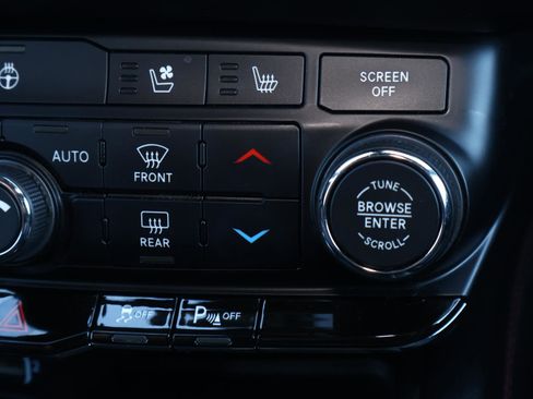 Used 2021 Dodge Durango R/T w/ Blacktop Package image 29