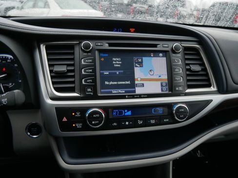 Used 2016 Toyota Highlander Limited image 20