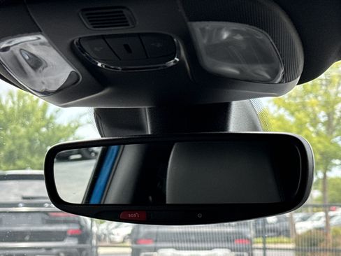 Used 2024 Chevrolet Trax RS FWD image 26