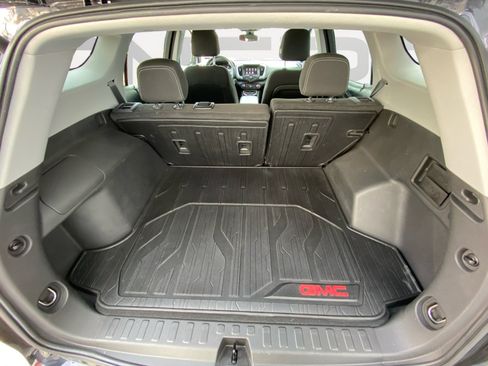 Used 2022 GMC Terrain SLE w/ Driver Convenience Package image 12