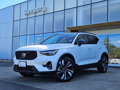 Used 2023 Volvo XC40 B5 Ultimate w/ Protection Package Premier
