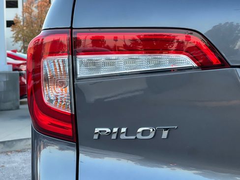 Used 2021 Honda Pilot EX image 12