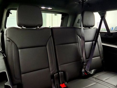 Used 2023 Chevrolet Suburban Z71 w/ Off-Road Capability Package image 24