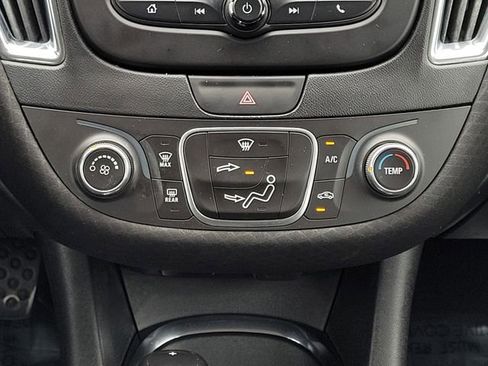 Used 2018 Chevrolet Malibu LT FWD image 18