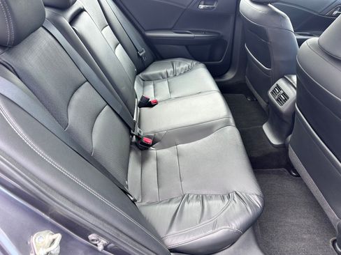 Used 2017 Honda Accord EX-L image 8