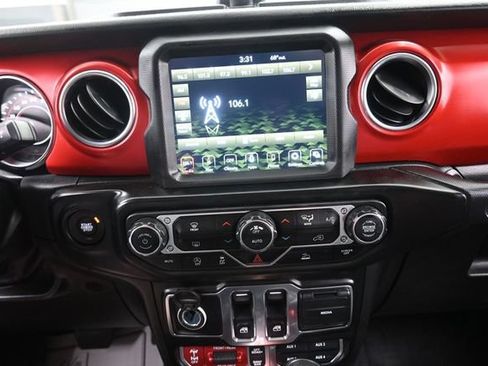 Used 2022 Jeep Wrangler Rubicon w/ LED Lighting Group AWD/4WD image 10