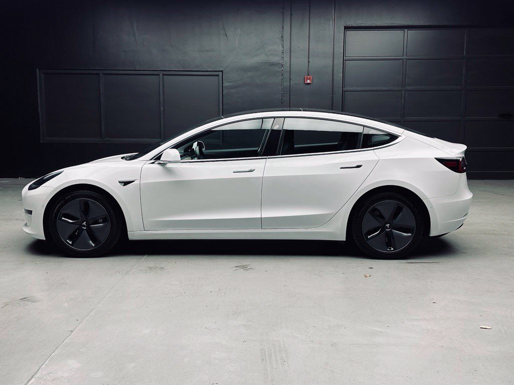 Used 2018 Tesla Model 3 Long Range RWD image 4