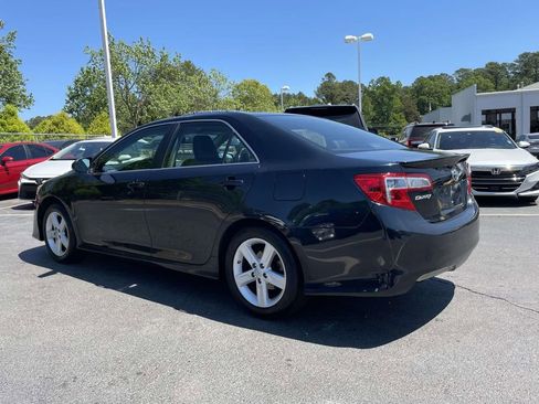 Used 2014 Toyota Camry SE image 4