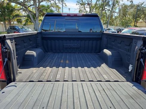 Used 2021 Chevrolet Silverado 1500 High Country w/ Technology Package image 8