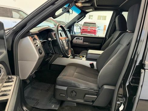 Used 2017 Ford Expedition XLT RWD image 16