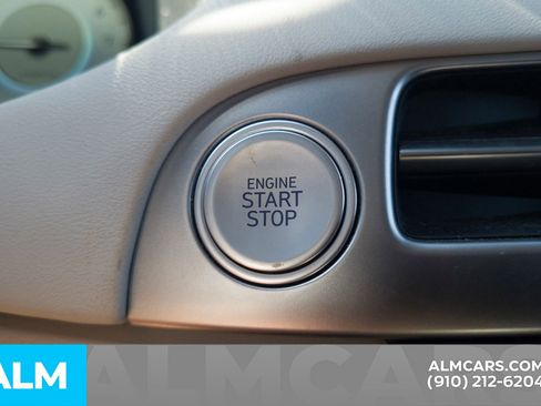 Used 2024 Hyundai Palisade Limited FWD image 12