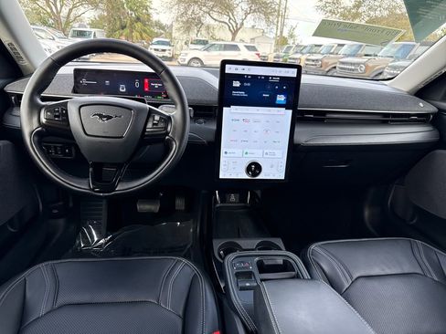 Certified 2025 Ford Mustang Mach-E Premium image 6