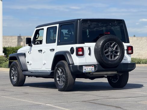 Used 2024 Jeep Wrangler Unlimited Sport AWD/4WD image 5