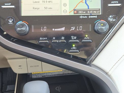 Used 2019 Toyota Camry XLE w/ Driver Assist Package FWD image 20