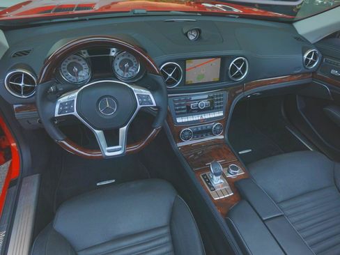 Used 2013 Mercedes-Benz SL 550 image 16