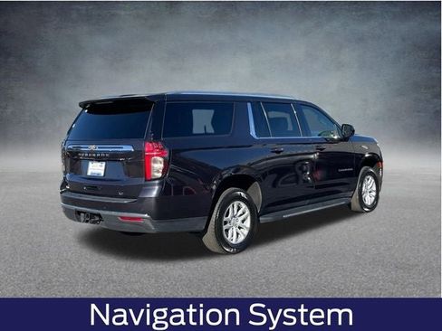 Used 2024 Chevrolet Suburban LT image 4