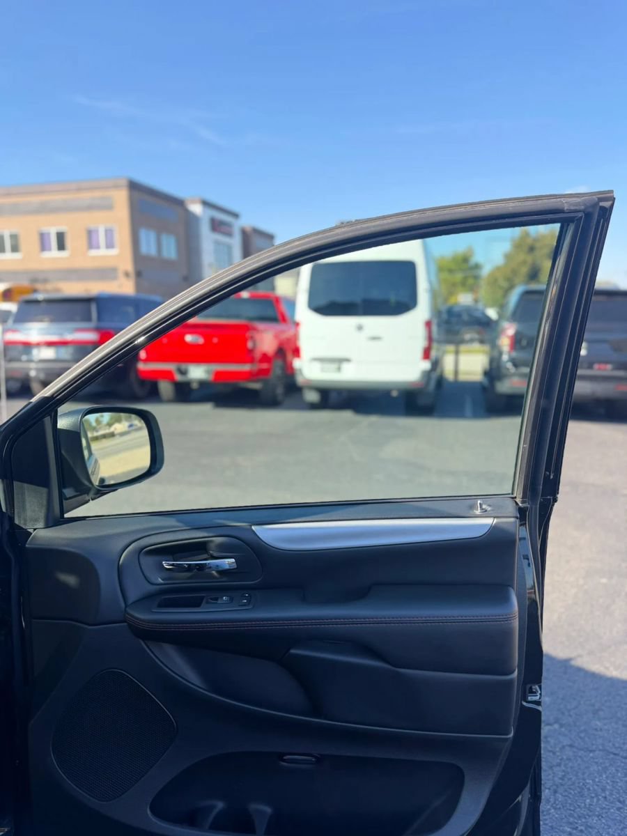 Used 2019 Dodge Grand Caravan GT FWD image 11