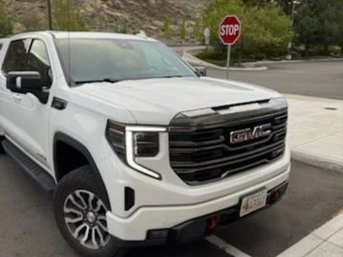 Used 2023 GMC Sierra 1500 AT4 w/ AT4 Premium Package AWD/4WD image 10
