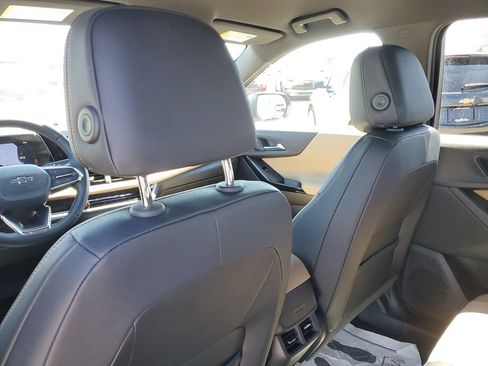 Used 2025 Chevrolet Equinox ACTIV image 31