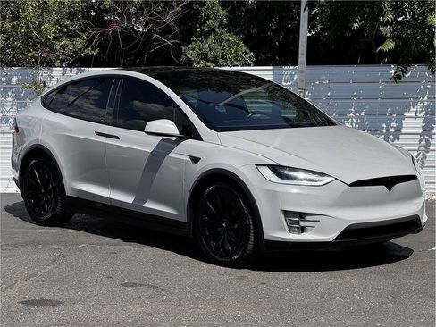 Used 2017 Tesla Model X 100D AWD/4WD image 8