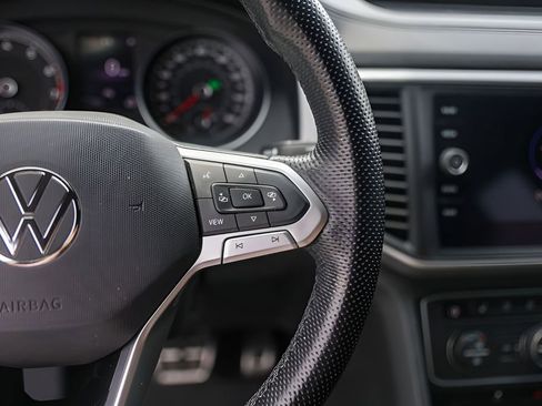 Used 2021 Volkswagen Atlas Cross Sport SE w/ Panoramic Sunroof Package image 16