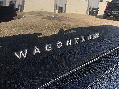 Used 2024 Jeep Wagoneer Series II w/ Flexible Seating Group AWD/4WD image 9