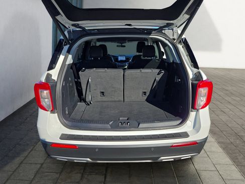 Certified 2022 Ford Explorer XLT w/ Equipment Group 202A image 25