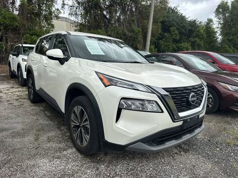 Certified 2023 Nissan Rogue SV FWD image 2