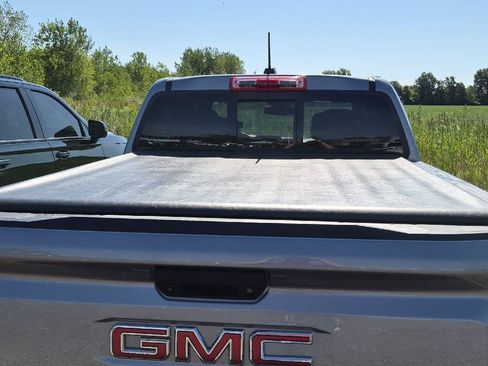 Used 2024 GMC Canyon AT4 w/ AT4 Premium Package AWD/4WD image 5