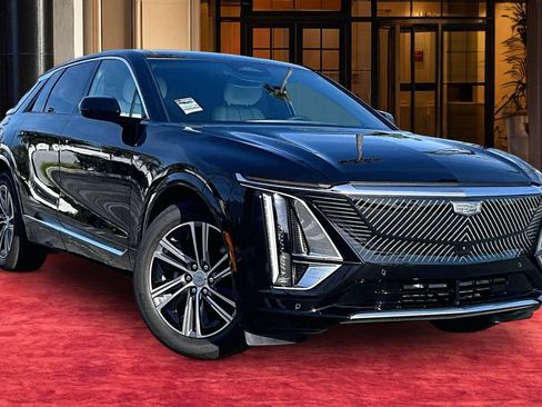 New 2026 Cadillac Lyriq Luxury w/ LPO, Floor Liner Package AWD/4WD image 2