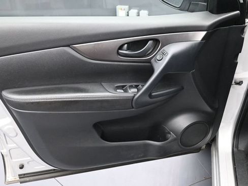 Used 2022 Nissan Rogue Sport S FWD image 11