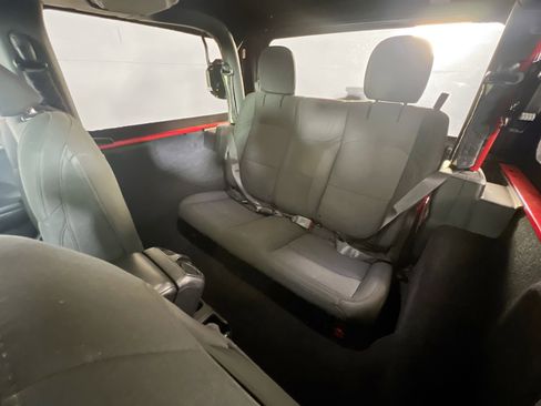 Used 2021 Jeep Wrangler Sport S image 23