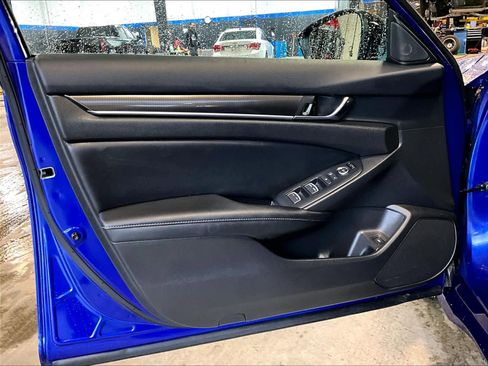 Used 2022 Honda Accord Sport image 9