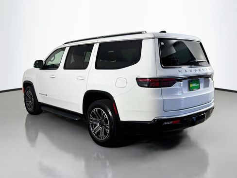 Used 2024 Jeep Wagoneer Series II w/ Flexible Seating Group RWD image 7