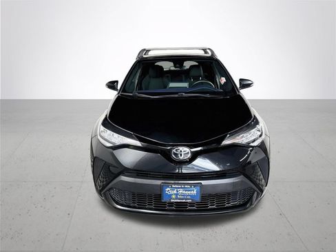 Used 2020 Toyota C-HR XLE FWD image 3