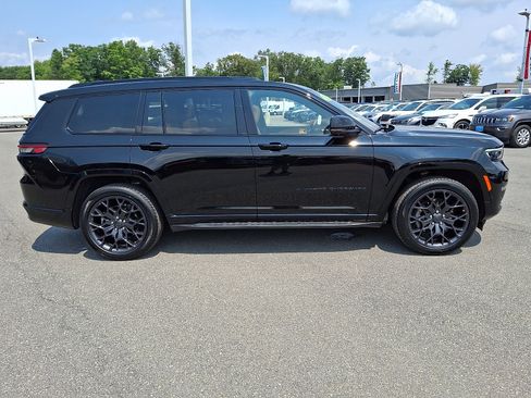 Used 2025 Jeep Grand Cherokee L Summit AWD/4WD image 7