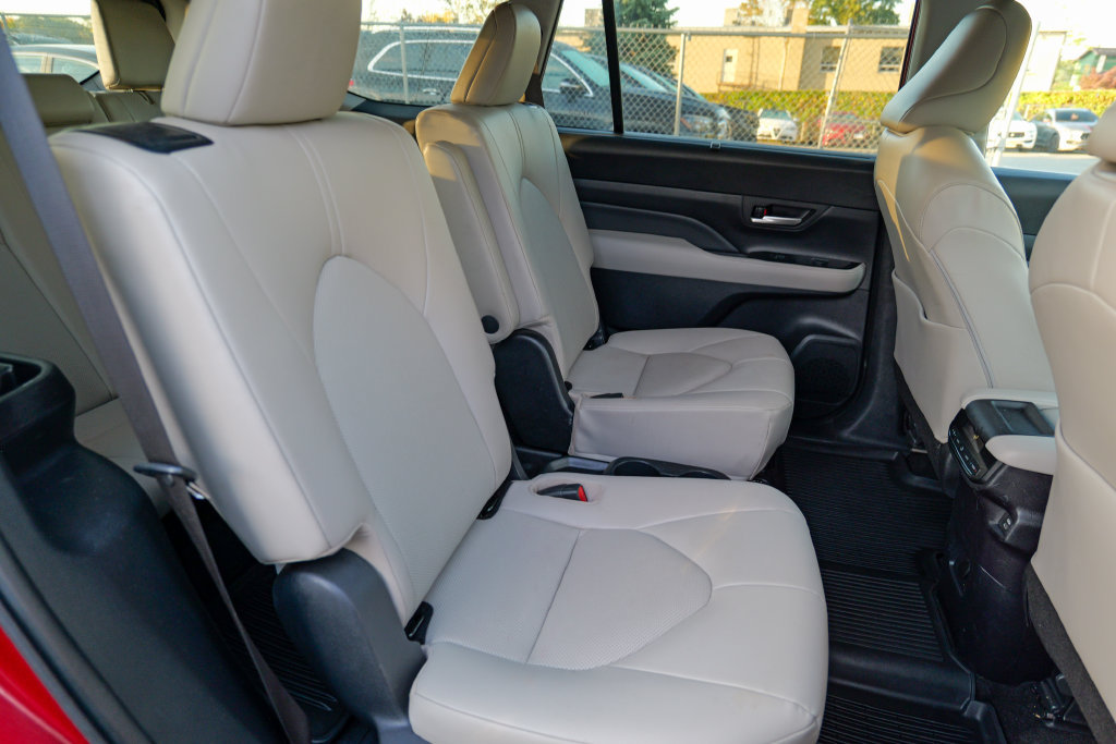 Used 2024 Toyota Grand Highlander AWD image 30