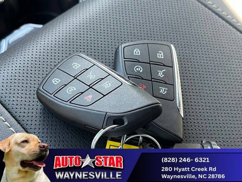 Used 2025 Chevrolet Suburban Premier AWD/4WD image 17
