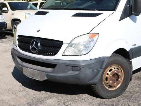 Used 2010 Mercedes-Benz Sprinter 3500 image 2