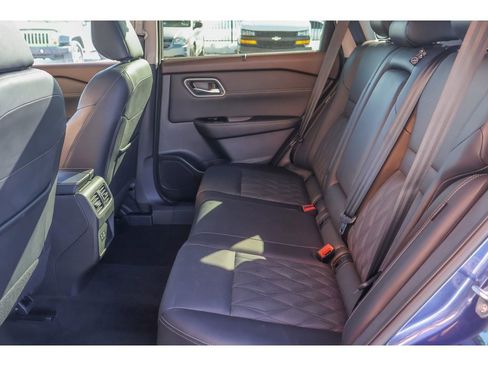 Used 2023 Nissan Rogue Platinum image 17