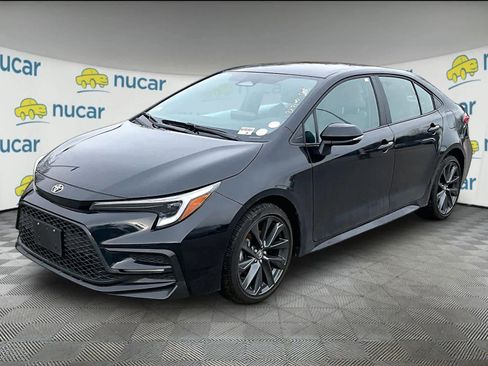 Used 2026 Toyota Corolla SE image 2