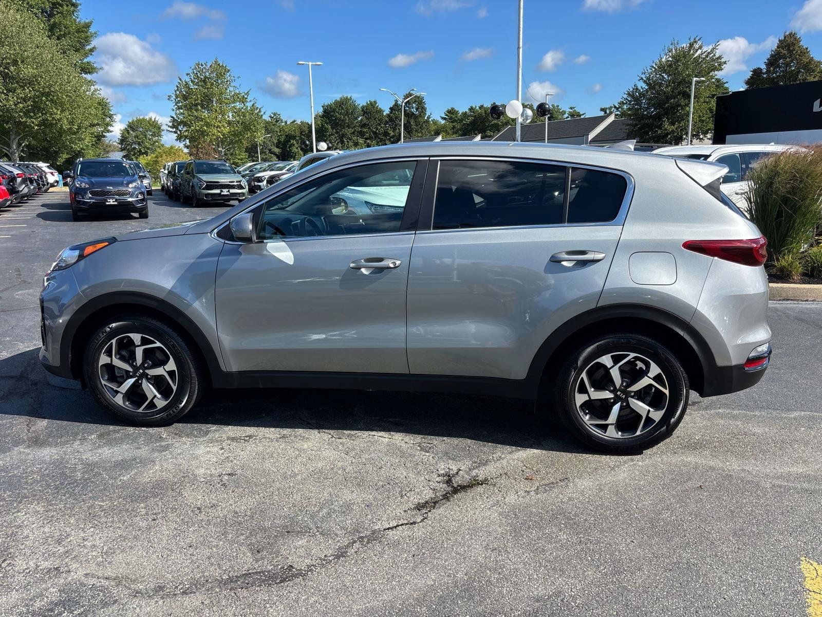 Used 2022 Kia Sportage LX FWD image 2