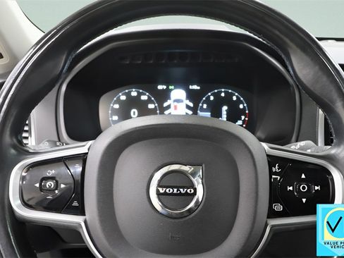 Used 2018 Volvo XC90 T5 Momentum w/ Convenience Package image 11