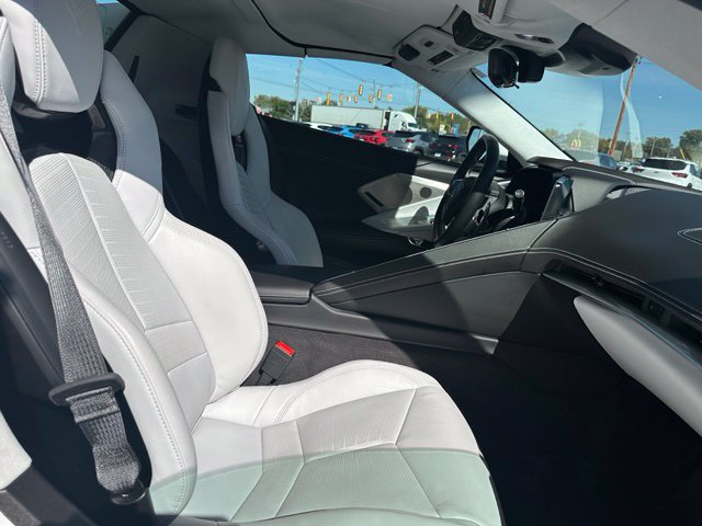 Used 2024 Chevrolet Corvette Stingray Premium Conv w/ Z51 Performance Package RWD image 11