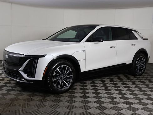 Used 2025 Cadillac Lyriq Sport w/ LPO, Floor Liner Package image 8