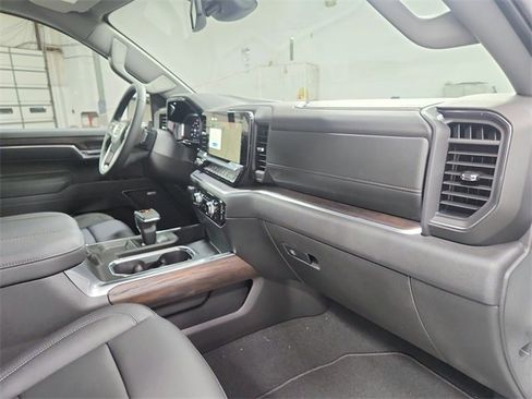New 2026 GMC Sierra 1500 SLT w/ SLT Premium Plus Package image 38