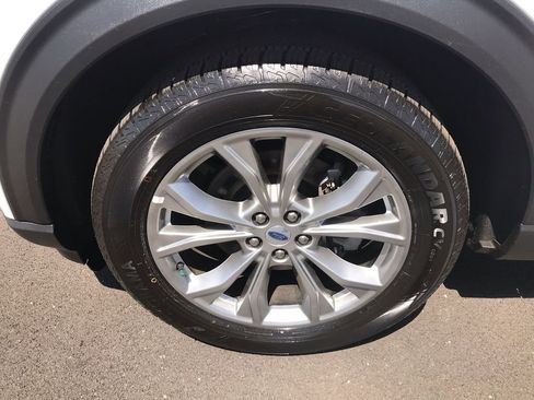 Used 2023 Ford Explorer Limited AWD/4WD image 10