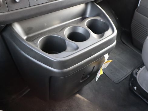 Used 2025 Chevrolet Express 3500 LS image 31